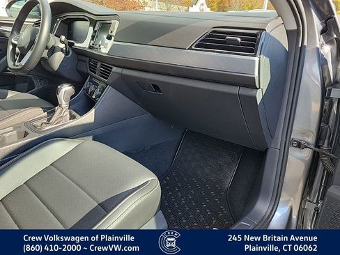 Certified 2022 Volkswagen Jetta SE image 45