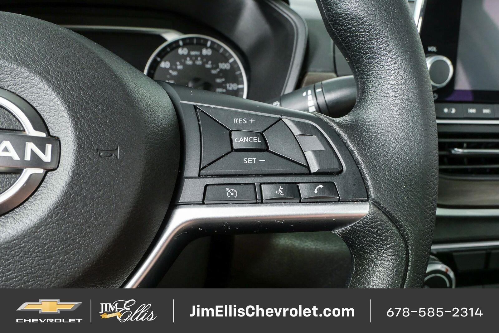 Used 2024 Nissan Altima 2.5 SV FWD image 12