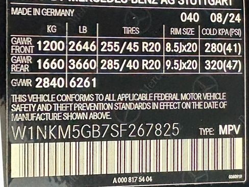 Used 2025 Mercedes-Benz GLC 350e GLC 350e w/ AMG Line image 41