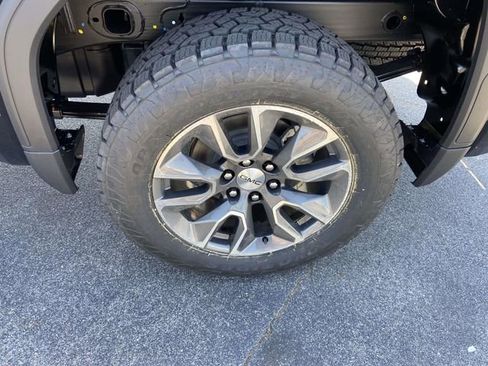 New 2026 GMC Sierra 1500 Pro AWD/4WD image 7