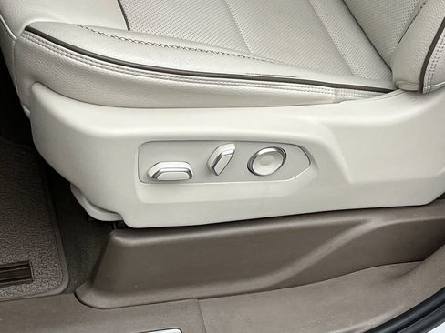 Certified 2024 GMC Yukon Denali AWD/4WD image 11