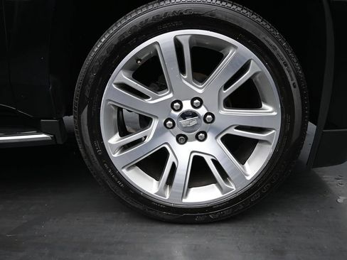 Used 2019 Cadillac Escalade Luxury AWD/4WD image 10