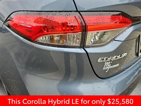 Used 2025 Toyota Corolla LE FWD image 20