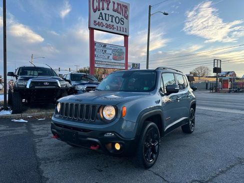 Used 2016 Jeep Renegade Trailhawk w/ Premium Trailhawk Package image 9