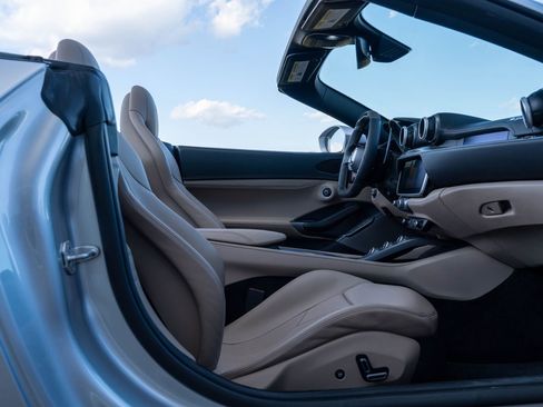 Used 2019 Ferrari Portofino image 53