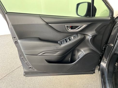 Used 2019 Subaru Forester Premium AWD/4WD image 13
