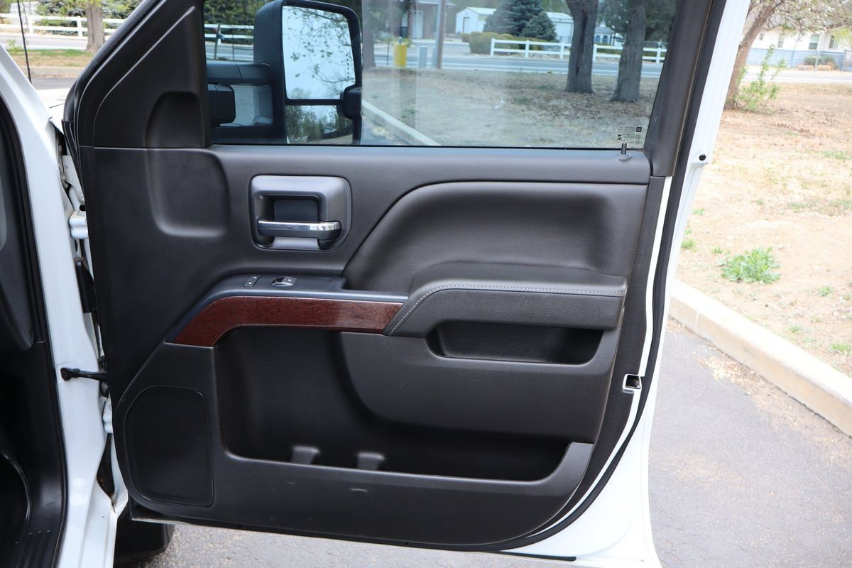 Used 2019 GMC Sierra 2500 SLE w/ Suspension Package, Off-Road AWD/4WD image 26
