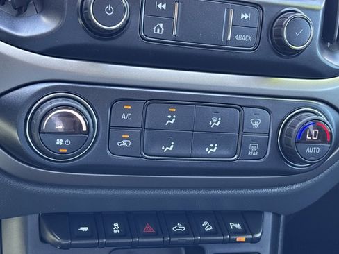 Used 2019 Chevrolet Colorado Z71 AWD/4WD image 32