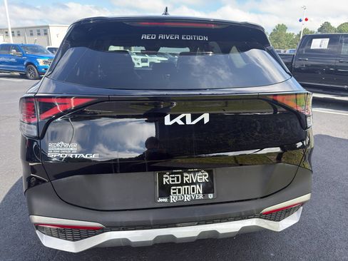 Used 2024 Kia Sportage EX FWD image 6