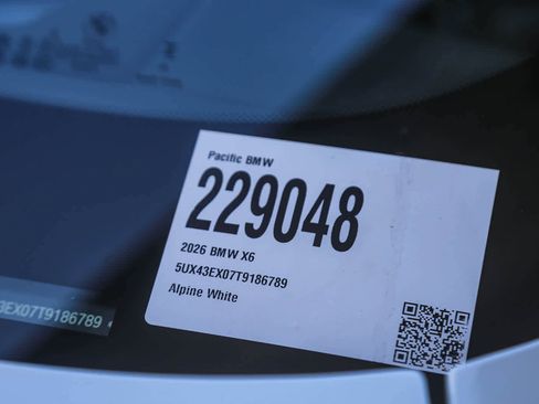 New 2026 BMW X6 M60i w/ Executive Package image 24