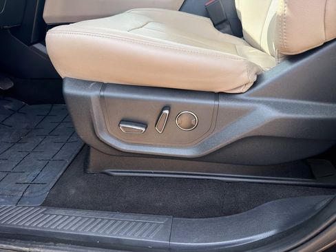 Used 2024 Ford Expedition Max Limited image 21