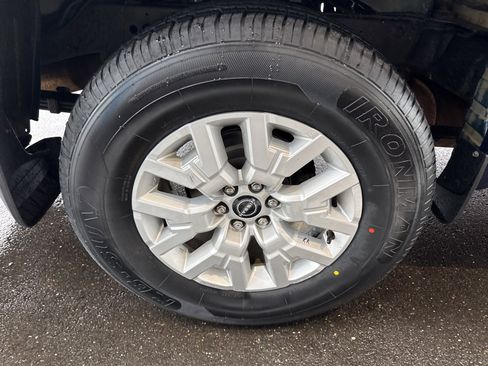 Used 2022 Nissan Frontier SV image 13