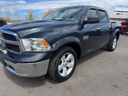 Used 2017 RAM 1500 Classic SLT AWD/4WD image 9