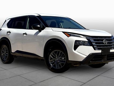 Used 2024 Nissan Rogue S image 3