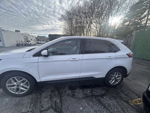 Used 2023 Ford Edge SEL image 4