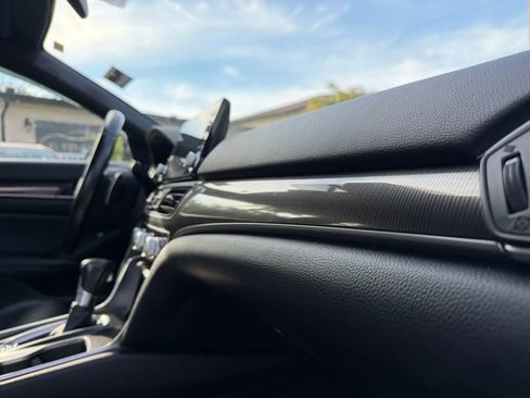 Used 2018 Honda Accord Sport image 14