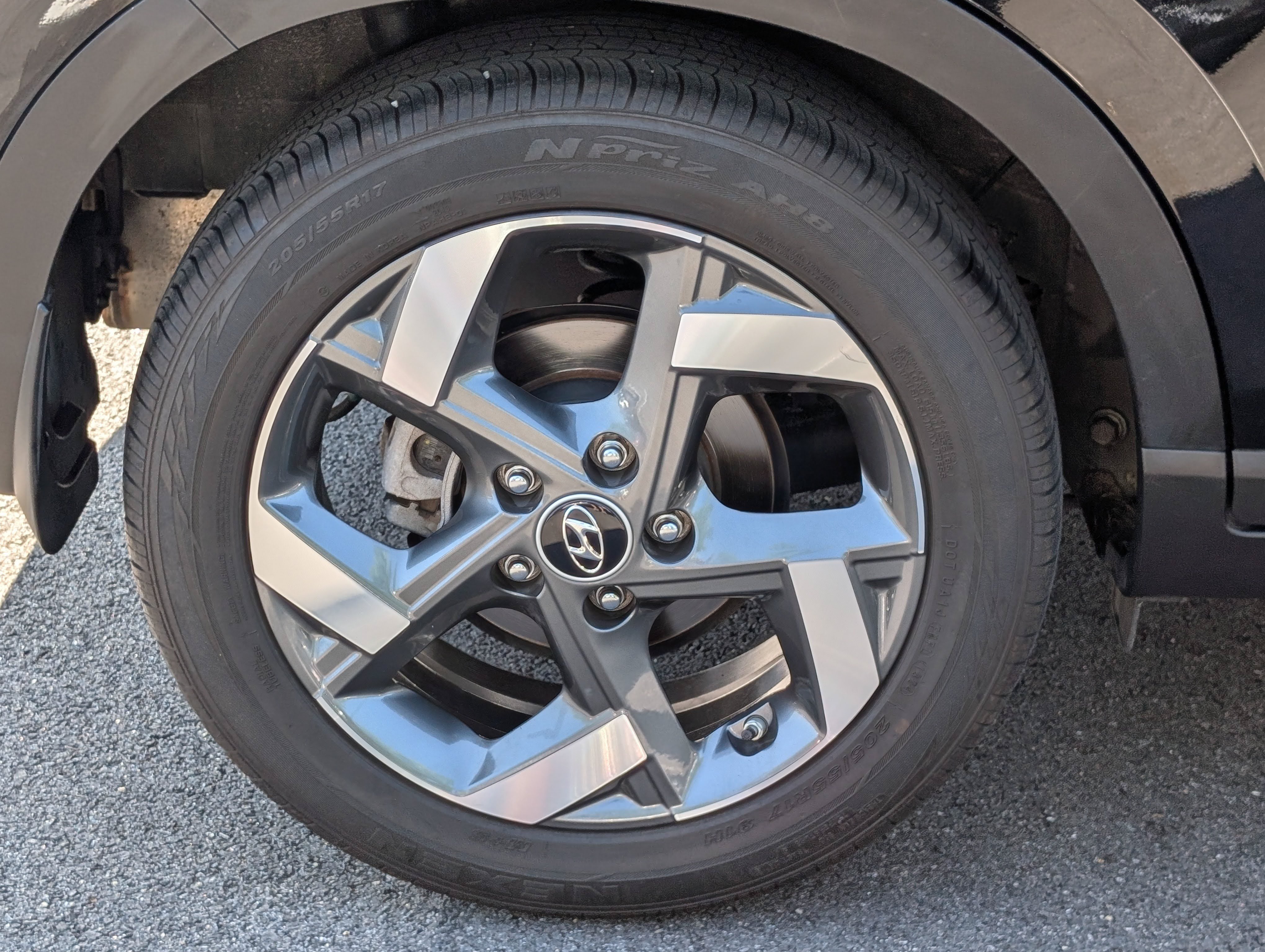 Used 2024 Hyundai Venue SEL FWD image 12