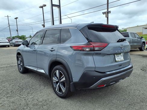 Used 2023 Nissan Rogue SL w/ SL Premium Package FWD image 2