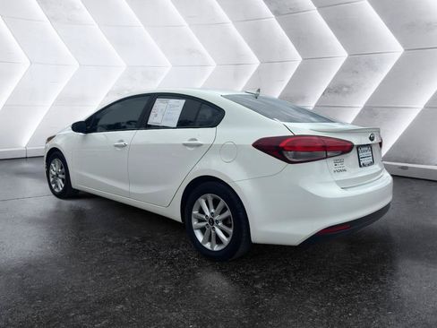 Used 2017 Kia Forte S FWD image 5