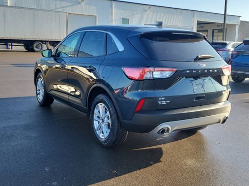 Certified 2022 Ford Escape SE w/ Convenience Package image 3