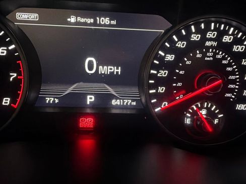 Used 2019 Kia Stinger GT1 RWD image 9