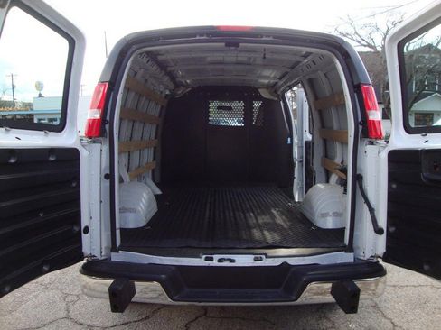 Used 2024 Chevrolet Express 2500 w/ Driver Convenience Package image 7