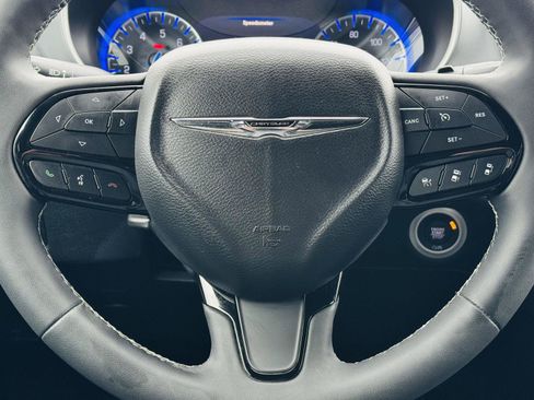 Used 2023 Chrysler Pacifica Touring-L w/ S Appearance Package FWD image 18