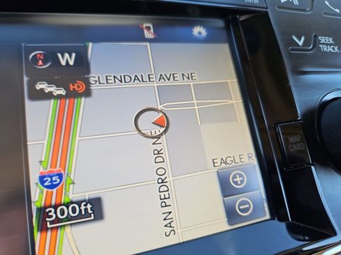 Used 2016 Toyota Avalon XLE Premium image 13