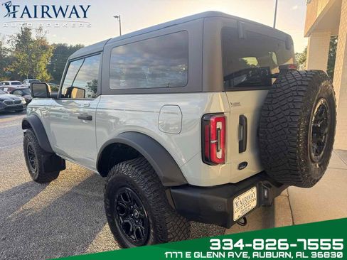 Used 2022 Ford Bronco Wildtrak image 8
