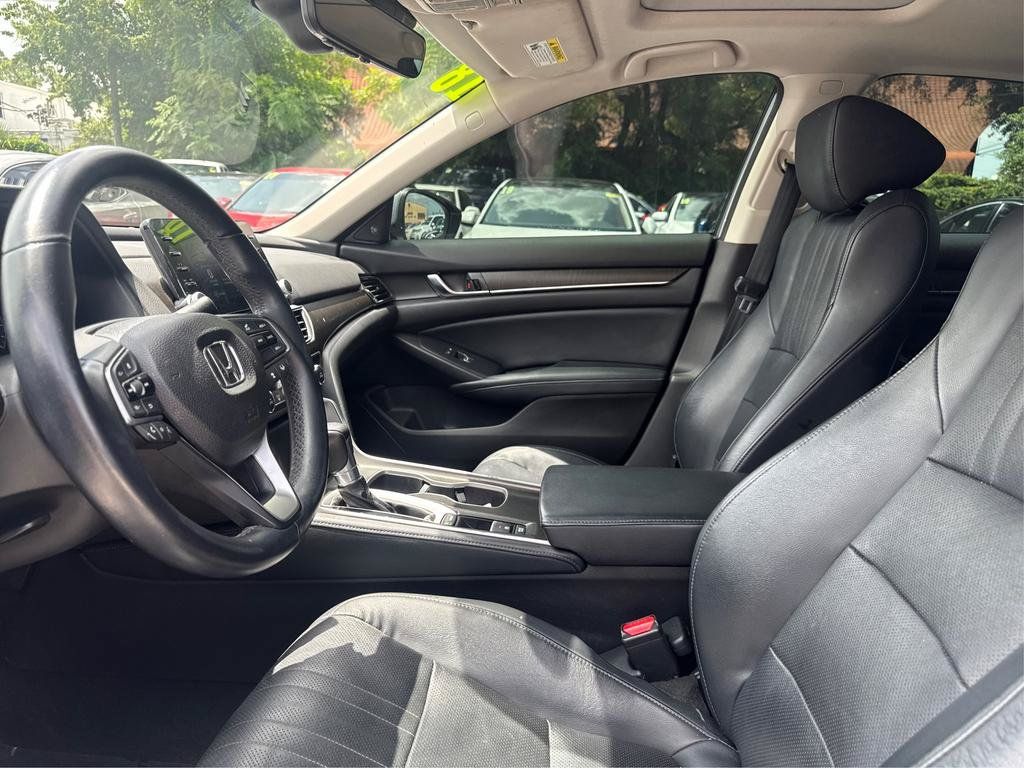 Used 2018 Honda Accord Touring image 9