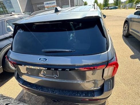 New 2026 Ford Explorer Active w/ Active Comfort Package AWD/4WD image 4