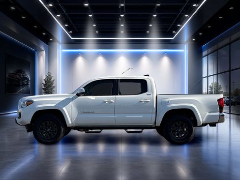 Used 2021 Toyota Tacoma SR5 RWD image 7