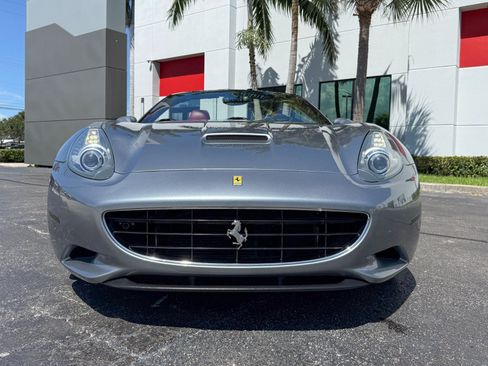 Used 2010 Ferrari California RWD image 16