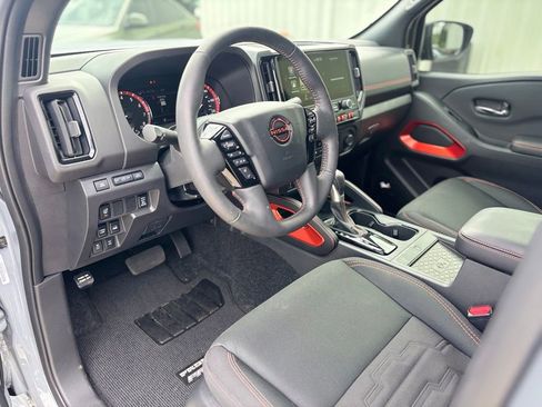 Used 2025 Nissan Frontier PRO-4X w/ Pro Convenience Package AWD/4WD image 13