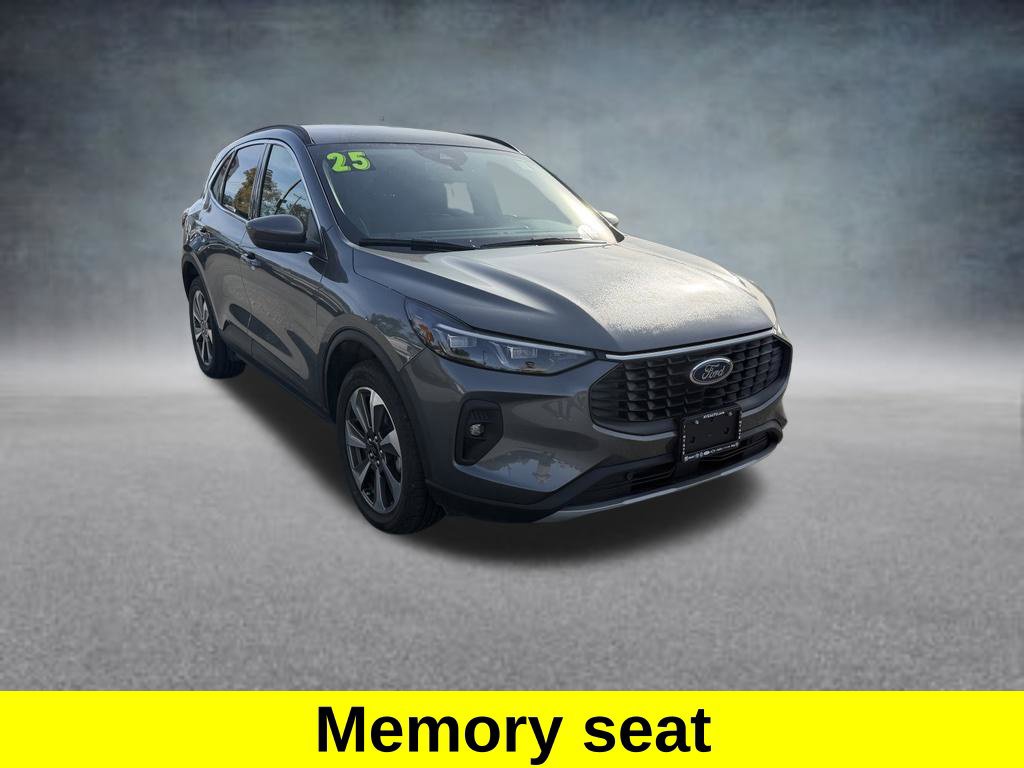Certified 2025 Ford Escape Platinum AWD/4WD image 8
