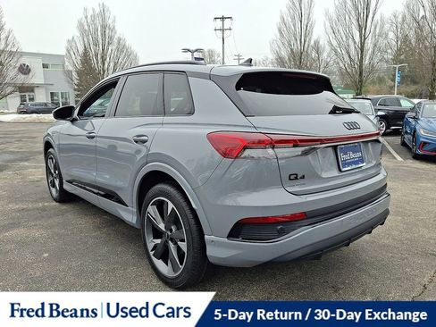 Used 2024 Audi Q4 e-tron Premium Plus image 4