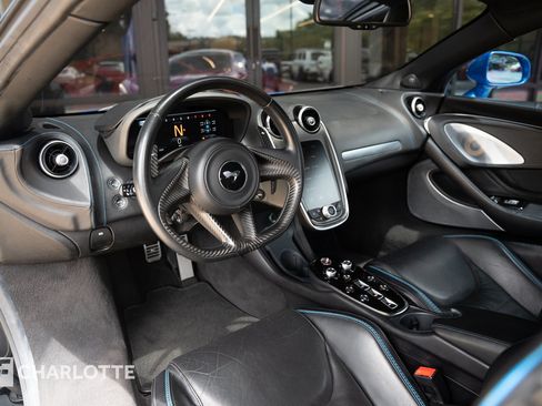 Used 2021 McLaren GT RWD image 4