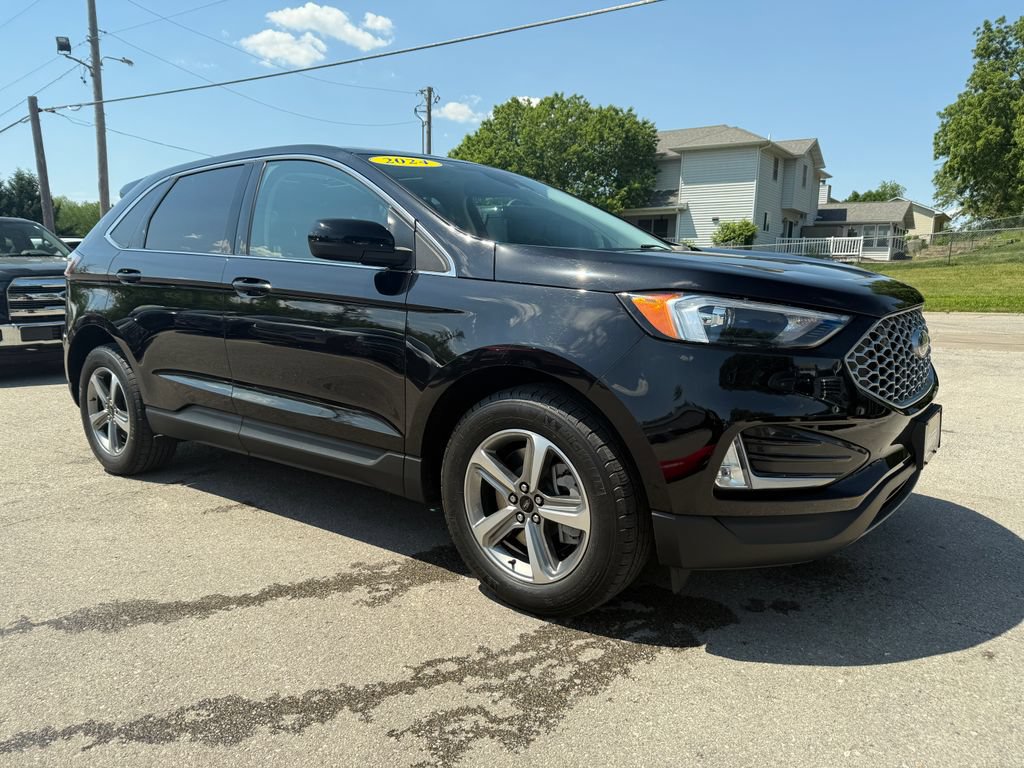 Used 2024 Ford Edge SEL w/ Convenience Package AWD/4WD image 3