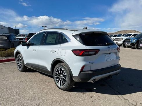 New 2026 Ford Escape SE w/ PHEV Premium Package image 3