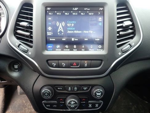 Used 2023 Jeep Cherokee Altitude Lux w/ Lux Elite Package image 14