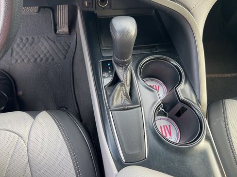 Used 2018 Toyota Camry LE image 12