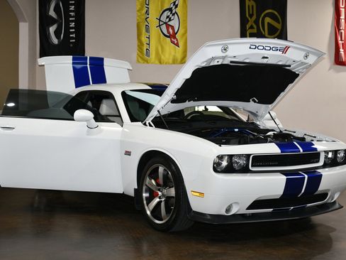 Used 2011 Dodge Challenger SRT8 w/ SRT Option Group II image 89