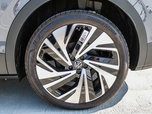 New 2025 Volkswagen ID.4 Pro S Plus image 11