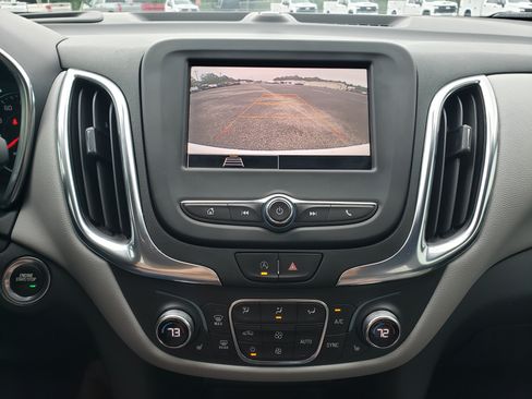 Used 2022 Chevrolet Equinox LT FWD image 37