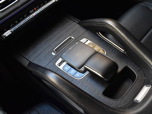 Used 2020 Mercedes-Benz GLE 350 4MATIC image 38