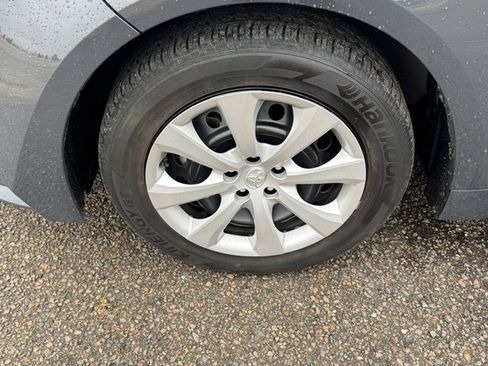 Used 2024 Toyota Corolla LE image 7