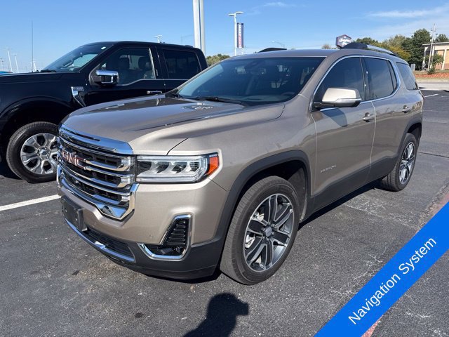 Used 2022 GMC Acadia SLT w/ Technology Package AWD/4WD image 3