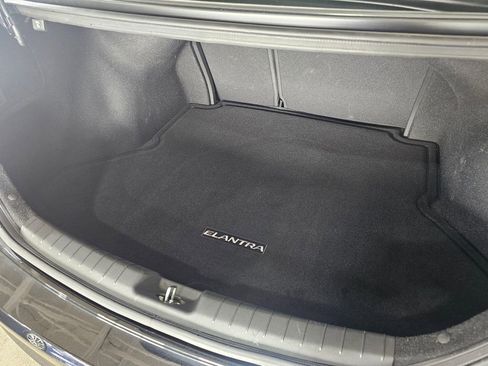 Used 2018 Hyundai Elantra SEL FWD image 58