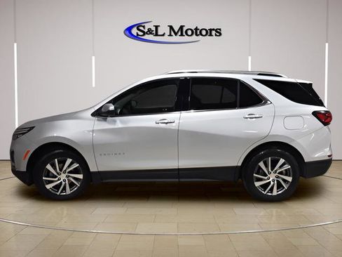 Used 2022 Chevrolet Equinox Premier AWD/4WD image 3