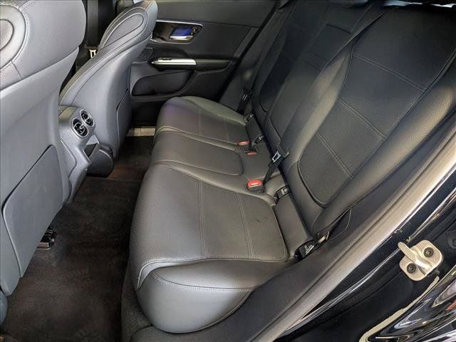 Used 2026 Mercedes-Benz GLC 300 image 18
